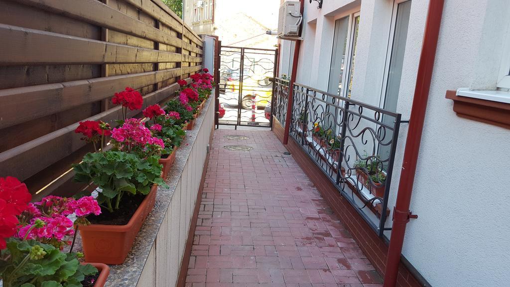 Garsoniere Dinu Bucareste Exterior foto